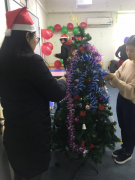 中意坤学员与外教一起欢度圣诞节